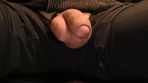 Snapshot of handsfreedude chatting on 31, 10, 2025 handsfreedude18 online show from 31, 10, 2025