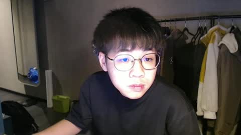 handsome_mannn online show from 18, 12, 2024