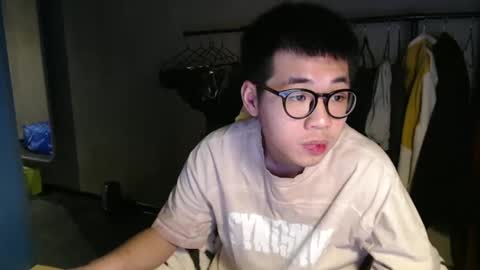 handsome_mannn online show from 19, 1, 2025