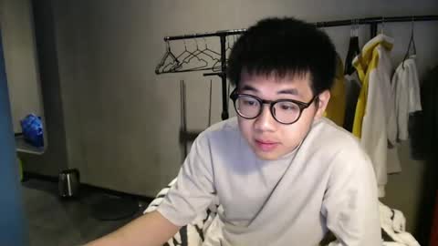 handsome_mannn online show from 8, 2, 2025