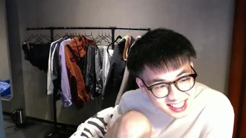handsome_mannn online show from 3, 3, 2025