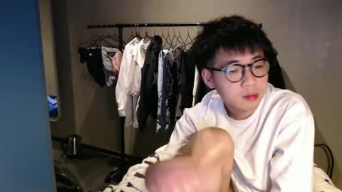 handsome_mannn online show from 8, 3, 2025