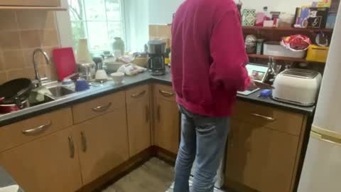 Snapshot of handz2 chatting on 15, 2, 2025 handz2 online show from 15, 2, 2025