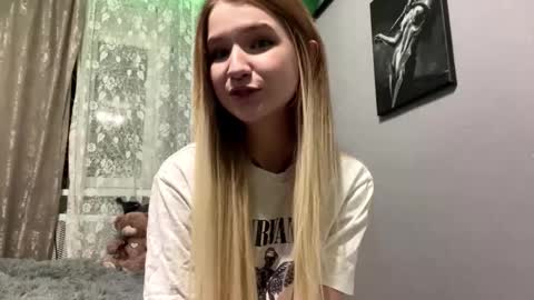 Snapshot of hangfedie chatting on 28, 11, 2025 Elsa online show from 28, 11, 2025