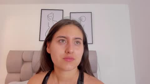 hanna__evans_ online show from 11, 9, 2025