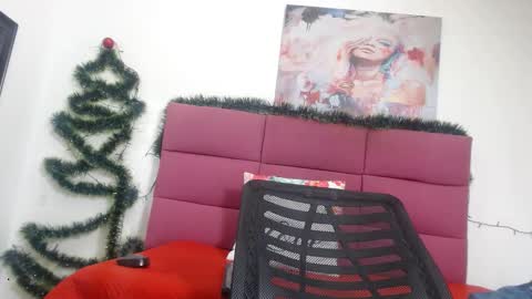 Hanna Palmer online show from 2, 1, 2025