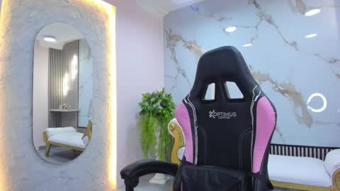 Snapshot of hanna_cutte_ chatting on 1, 11, 2025 Hanna online show from 1, 11, 2025