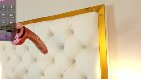 Snapshot of hanna_kiim chatting on 25, 2, 2025 online show from 25, 2, 2025