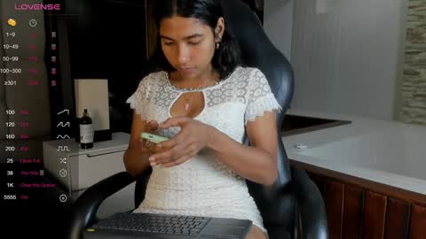Hanna lens online show from 10, 12, 2024