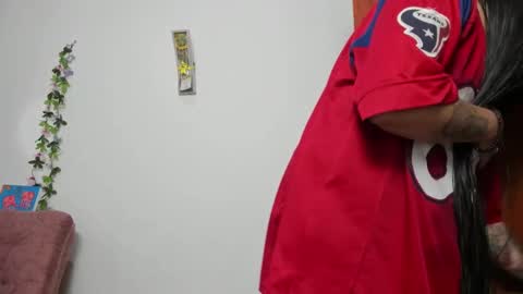 Camila online show from 2, 1, 2025