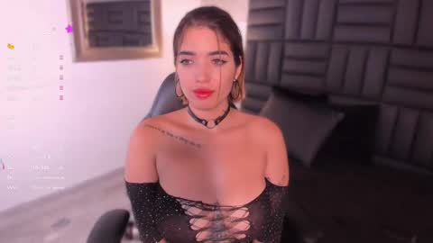 Snapshot of hanna_vasquez chatting on 4, 2, 2025 Hanna online show from 4, 2, 2025