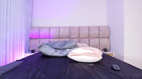 Hanna Becker online show from 5, 12, 2025