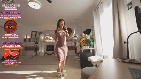 Snapshot of hannahjames710 chatting on 1, 10, 2025 Hannah James online show from 1, 10, 2025