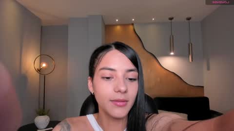 Snapshot of hannahjamesx chatting on 20, 1, 2025 HANNAH J online show from 20, 1, 2025