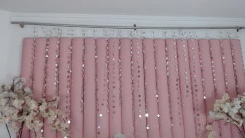 Hanna Venza online show from 4, 3, 2026