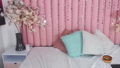 Hanna Venza online show from 6, 3, 2026