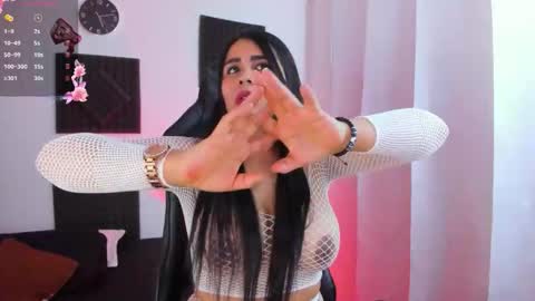 Snapshot of hannarusso chatting on 28, 10, 2025 Hanna online show from 28, 10, 2025