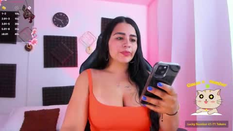 Snapshot of hannarusso chatting on 5, 11, 2025 Hanna online show from 5, 11, 2025