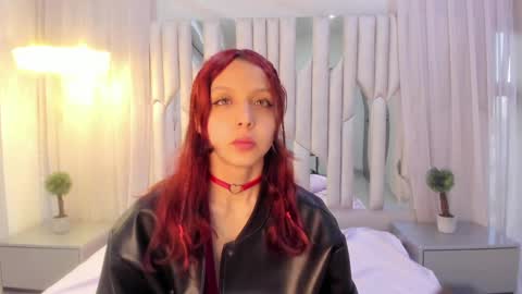 Hanni  online show from 14, 2, 2025