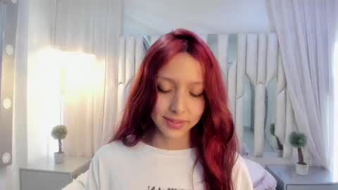 Hanni  online show from 16, 2, 2025