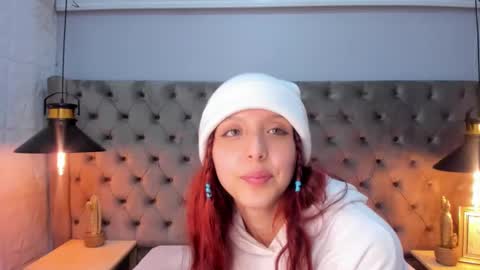 Hanni  online show from 27, 2, 2025