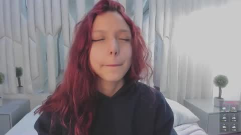 Hanni  online show from 6, 3, 2025