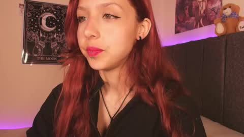 Hanni  online show from 15, 9, 2025
