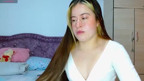 Snapshot of hanssel_tess chatting on 19, 10, 2025 isabella online show from 19, 10, 2025