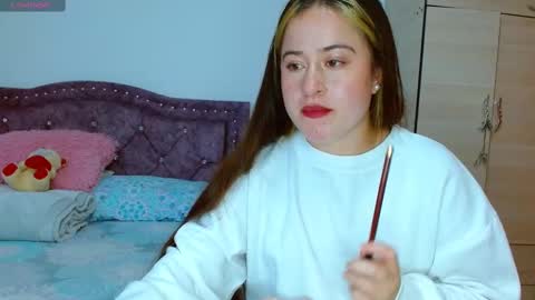 Snapshot of hanssel_tess chatting on 23, 10, 2025 isabella online show from 23, 10, 2025