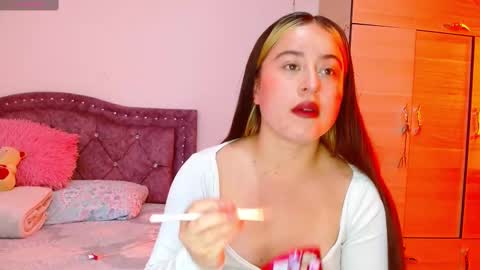 Snapshot of hanssel_tess chatting on 24, 10, 2025 isabella online show from 24, 10, 2025