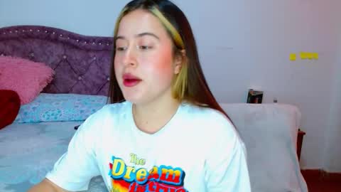 Snapshot of hanssel_tess chatting on 6, 11, 2025 isabella online show from 6, 11, 2025