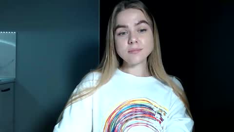 Snapshot of happy_fox_ chatting on 21, 11, 2025 happy_fox_ online show from 21, 11, 2025