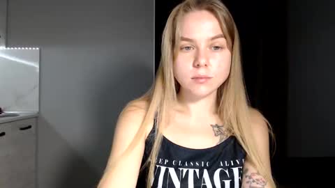 Snapshot of happy_fox_ chatting on 28, 11, 2025 happy_fox_ online show from 28, 11, 2025