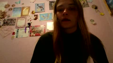 happyemily  online show from 31, 10, 2025