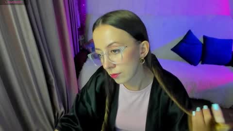 Snapshot of happystephanie chatting on 17, 11, 2025 Stephanie online show from 17, 11, 2025