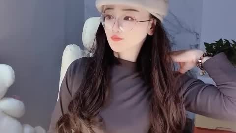 Snapshot of happysweetie168 chatting on 16, 12, 2024 Daisy online show from 16, 12, 2024