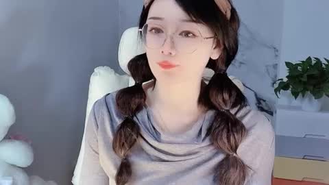 Snapshot of happysweetie168 chatting on 18, 12, 2024 Daisy online show from 18, 12, 2024