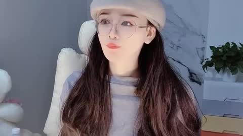 Snapshot of happysweetie168 chatting on 19, 12, 2024 Daisy online show from 19, 12, 2024