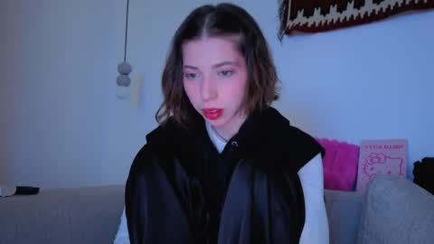 Snapshot of happyvivy chatting on 9, 4, 2026 Vivy online show from 9, 4, 2026