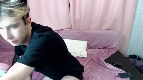 Snapshot of harvey_foster chatting on 31, 10, 2025 harvey_foster online show from 31, 10, 2025