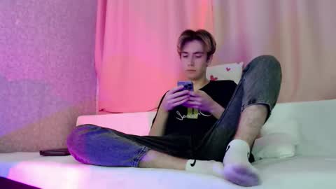 Snapshot of harvey_foster chatting on 26, 11, 2025 harvey_foster online show from 26, 11, 2025