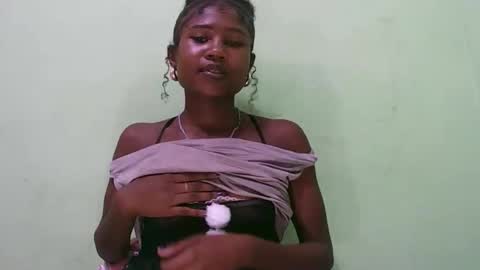 Snapshot of hasleyinah chatting on 1, 3, 2026 hasleyinah online show from 1, 3, 2026