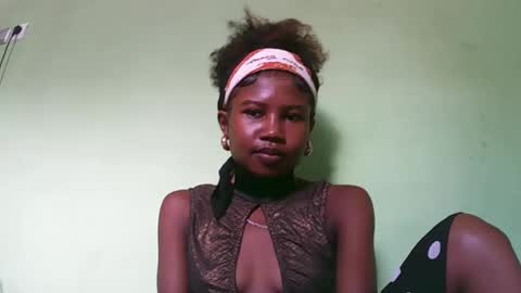 Snapshot of hasleyinah chatting on 3, 3, 2026 hasleyinah online show from 3, 3, 2026