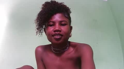 Snapshot of hasleyinah chatting on 4, 4, 2026 hasleyinah online show from 4, 4, 2026