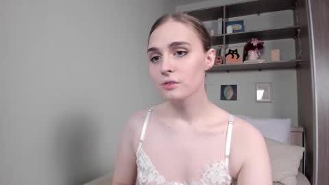 Snapshot of havagooday chatting on 16, 11, 2025 Mia online show from 16, 11, 2025