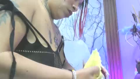 hayley miller online show from 17, 10, 2025