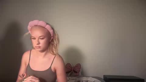hayliestewart8 online show from 10, 10, 2025