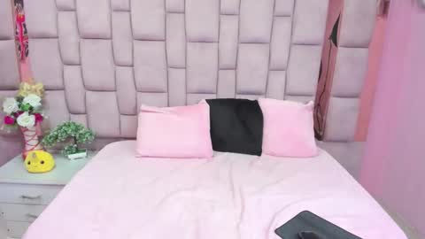 hazel_18_ online show from 28, 10, 2025