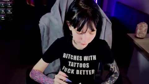 hazeltompson online show from 22, 2, 2026