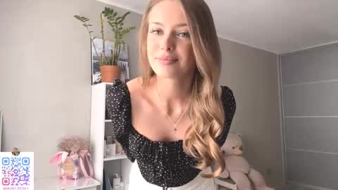 Mona online show from 9, 10, 2025